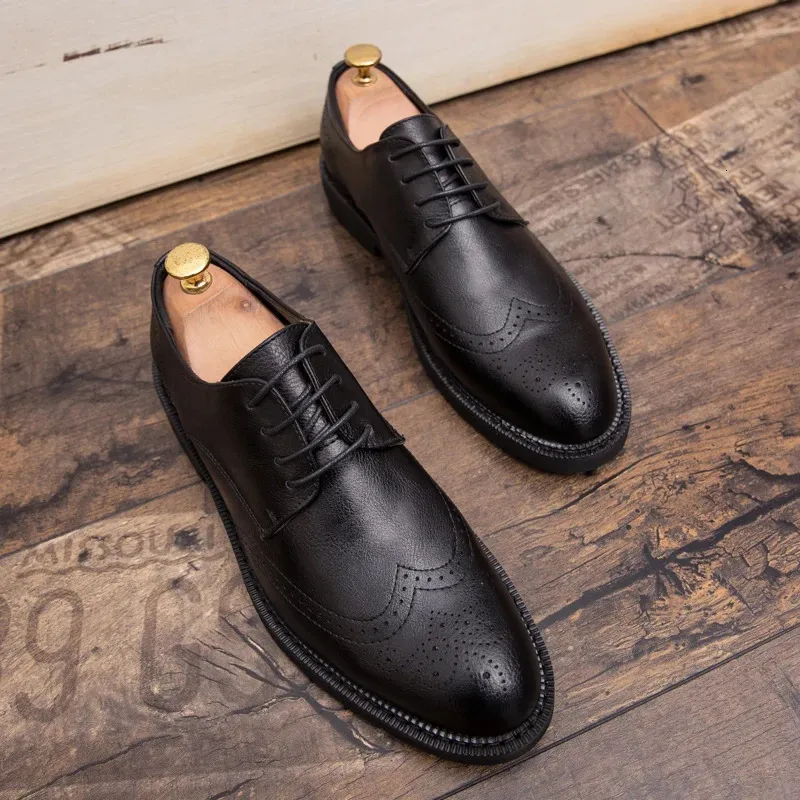 Plus Size 38-47 Brogue Fashion Oxford Dress Shoes Male Well-dressed Gentleman Handcrafted Footwear For Modern Men_voghion.com