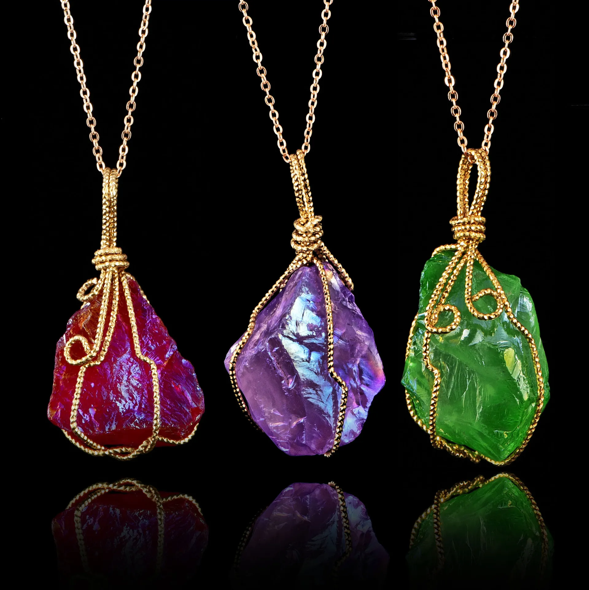 Wire Wrapped Crystal Pendant Necklace For Women And Men_voghion.com