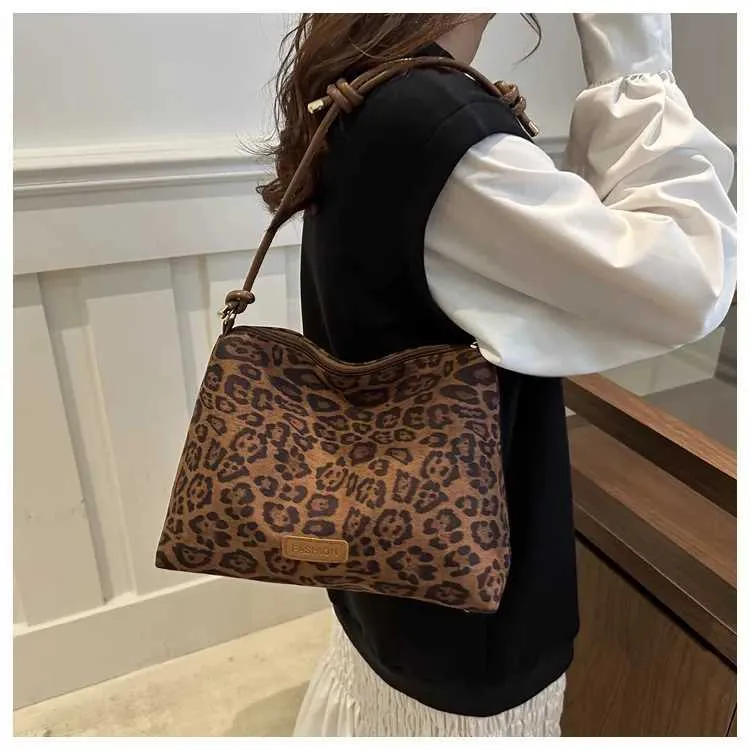 Sac à main de grande capacité pour femme, nouvelle collection automne et hiver, motif léopard, mode, haute texture, polyvalent, pour les déplacements_voghion.com