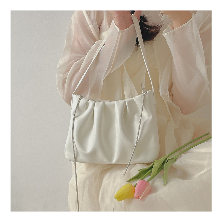 Neue handliche kleine Wolke im französischen Stil 2024 Sommernische plissiert einfache und modische Umhängekette mit einer Schulter_voghion.com