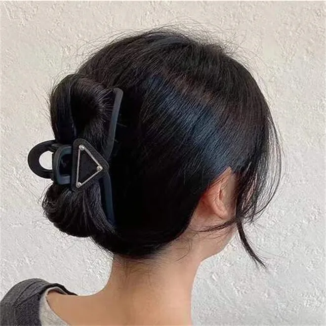 Womens Triangle Clips For Women Girls Brand Letter Designer Barrettes Fashion Hair Jewelry Hairpin Hairclip_voghion.com