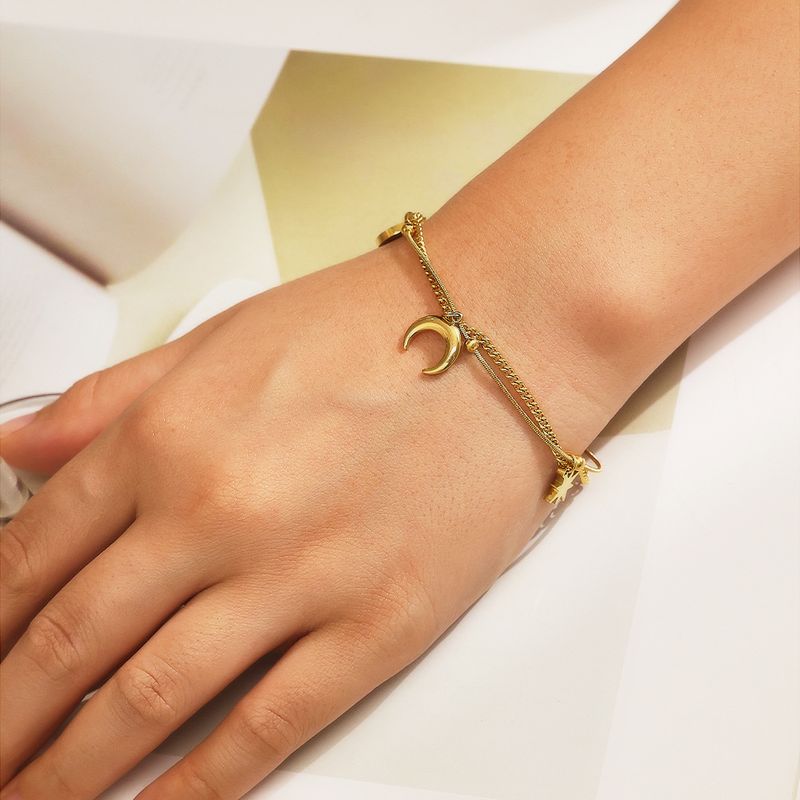 Bracelets en acier titane style simple avec étoile et lune en vrac_voghion.com