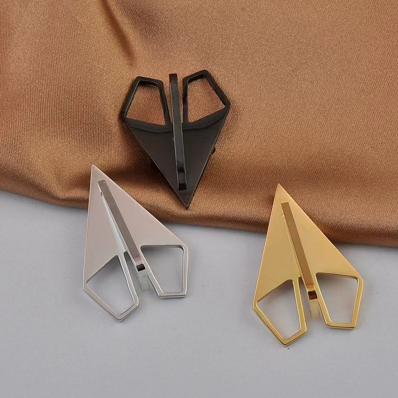Stainless steel paper airplane brooch design sense, trendy suit shirt clip, men's women's light luxury and simple_voghion.com