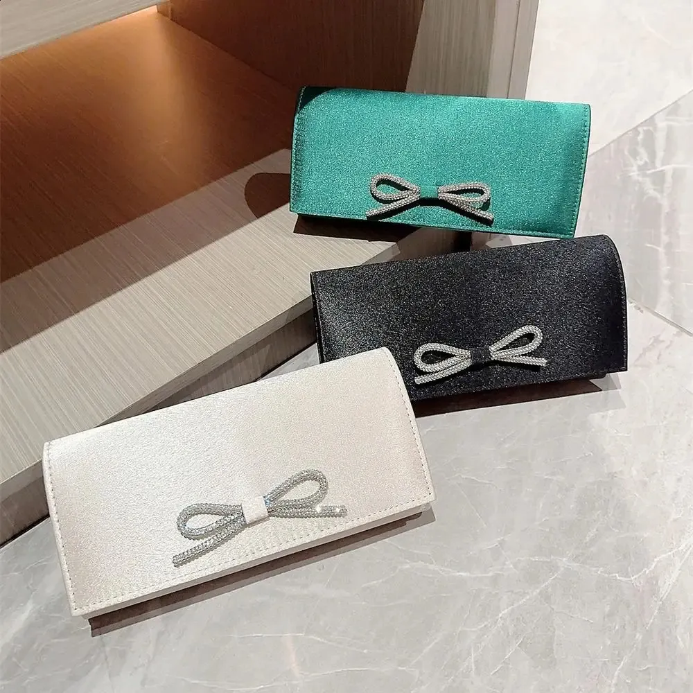 Pochette da sera per donna in raso e seta con paillettes per matrimonio_voghion.com