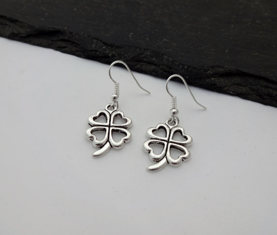 Orecchini nuovi orecchini di vendita caldi di moda Design creativo Orecchini fortunati vuoti in argento con quadrifoglio_voghion.com