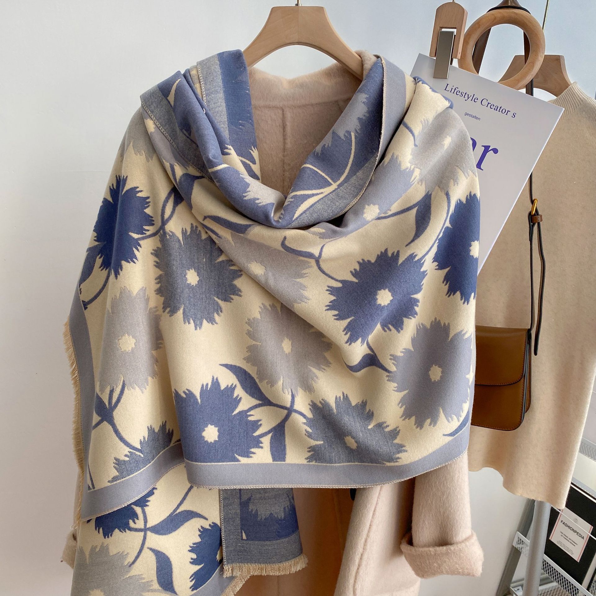 2022 Autunno Inverno Nuova imitazione Sciarpa di cashmere da donna Modello girasole Caldo e spesso Versatile Collo a scialle lungo_voghion.com