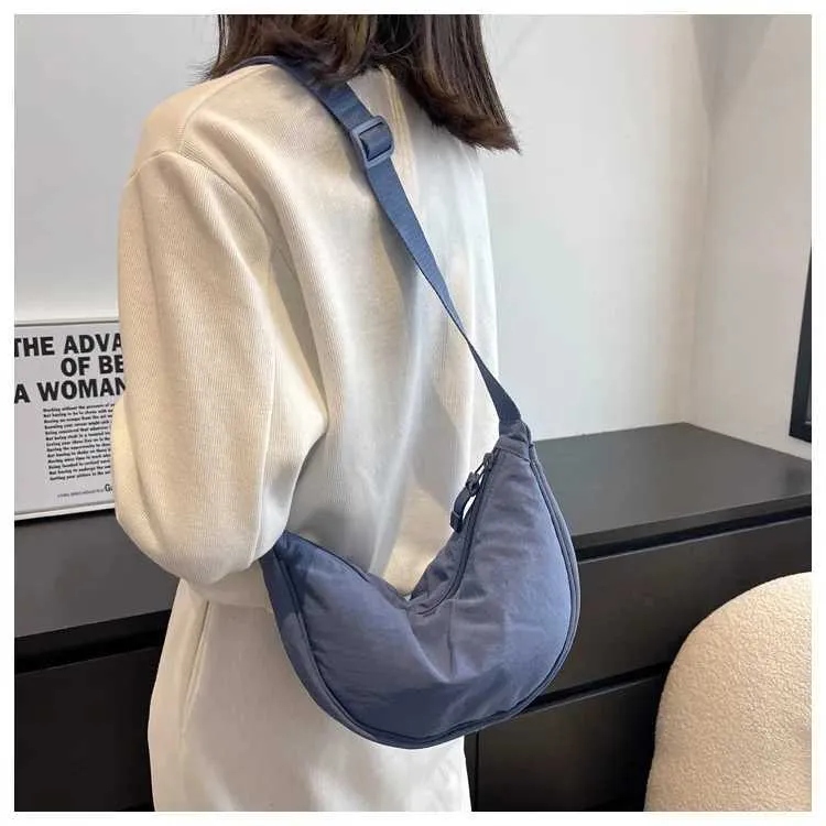 Lässige Hobo-Crossbody aus Nylon für Damen, Designer-Umhängetaschen, große Kapazität, Tragetasche für Damen, Reise-Shopper, Damengeldbörsen_voghion.com