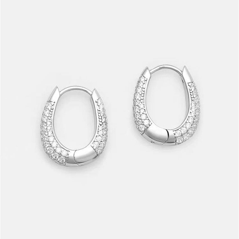 Pavé Original design, elegant and urious earrings_voghion.com