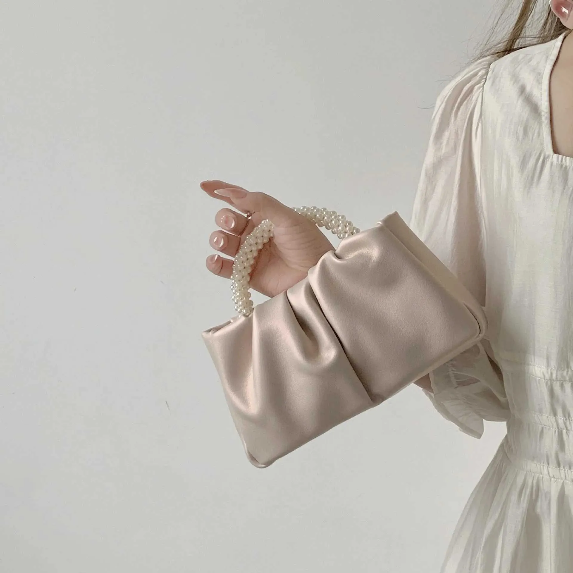 Borsa clutch con manico di perle borsa a spalla quadrata donna_voghion.com