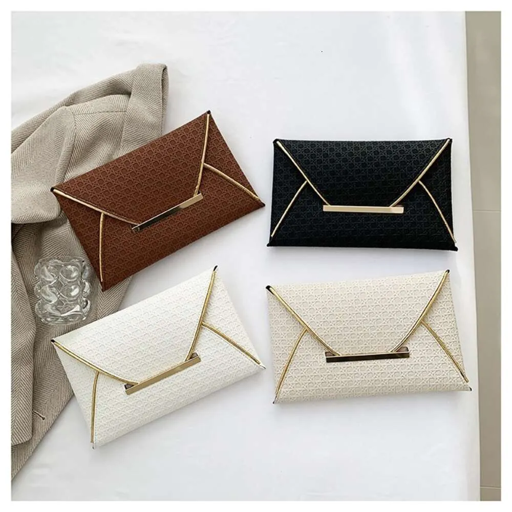 2024 neue Design Frauen Kleine Umschlag Geformt Tasche Exquisite Casual Minimalistischen stil Kostenloser versand_voghion.com