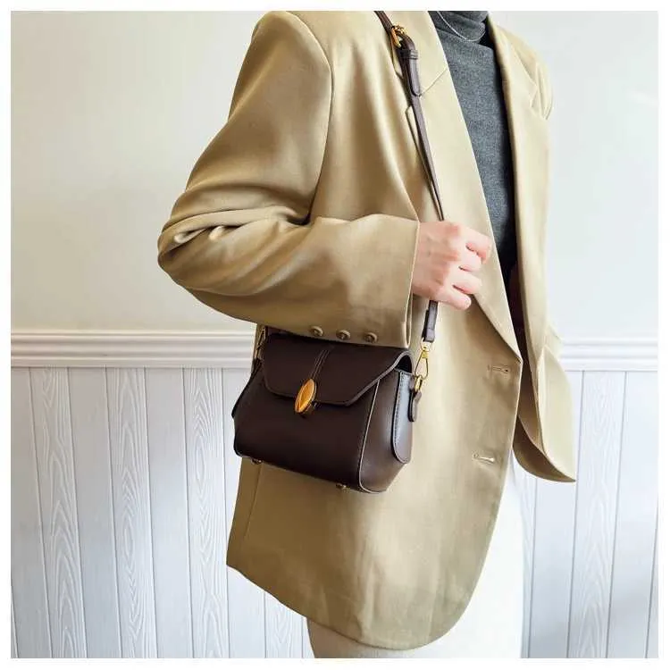 Strukturierte Pu Umhängetasche Patch Wildleder Klappe Eimer Taschen Weibliche Vielseitige Retro Messenger Pack Dame Große Kapazität_voghion.com