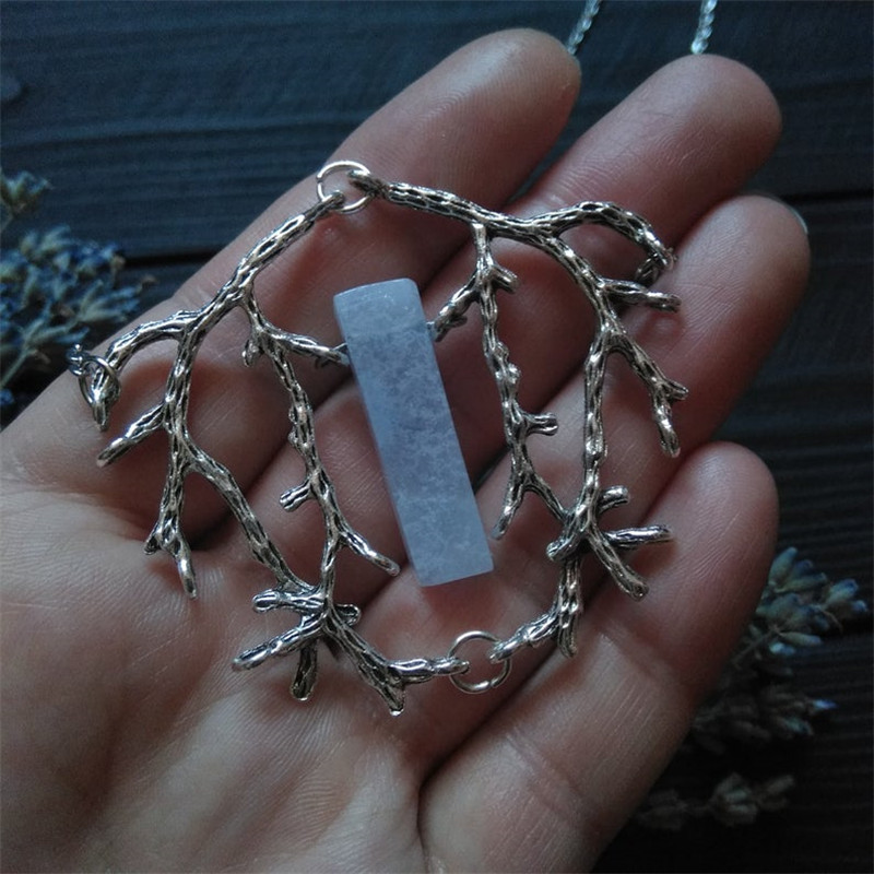 Colliers Nouveau collier branche de quartz brut vert/blanc_voghion.com