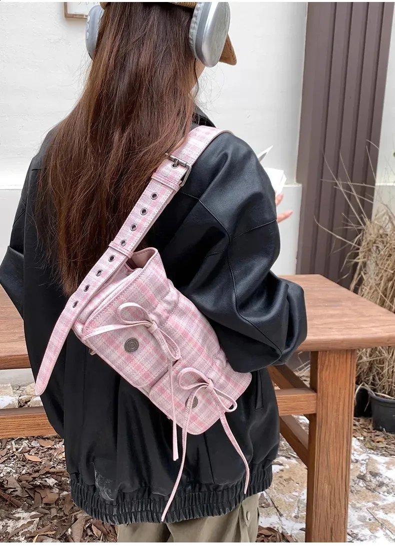 MBTI Plaid Pink Damen Schultertasche Plissee Lässig Süße Niedliche Mode Lederhandtasche Literarische Exquisite Achseltasche 240827_voghion.com