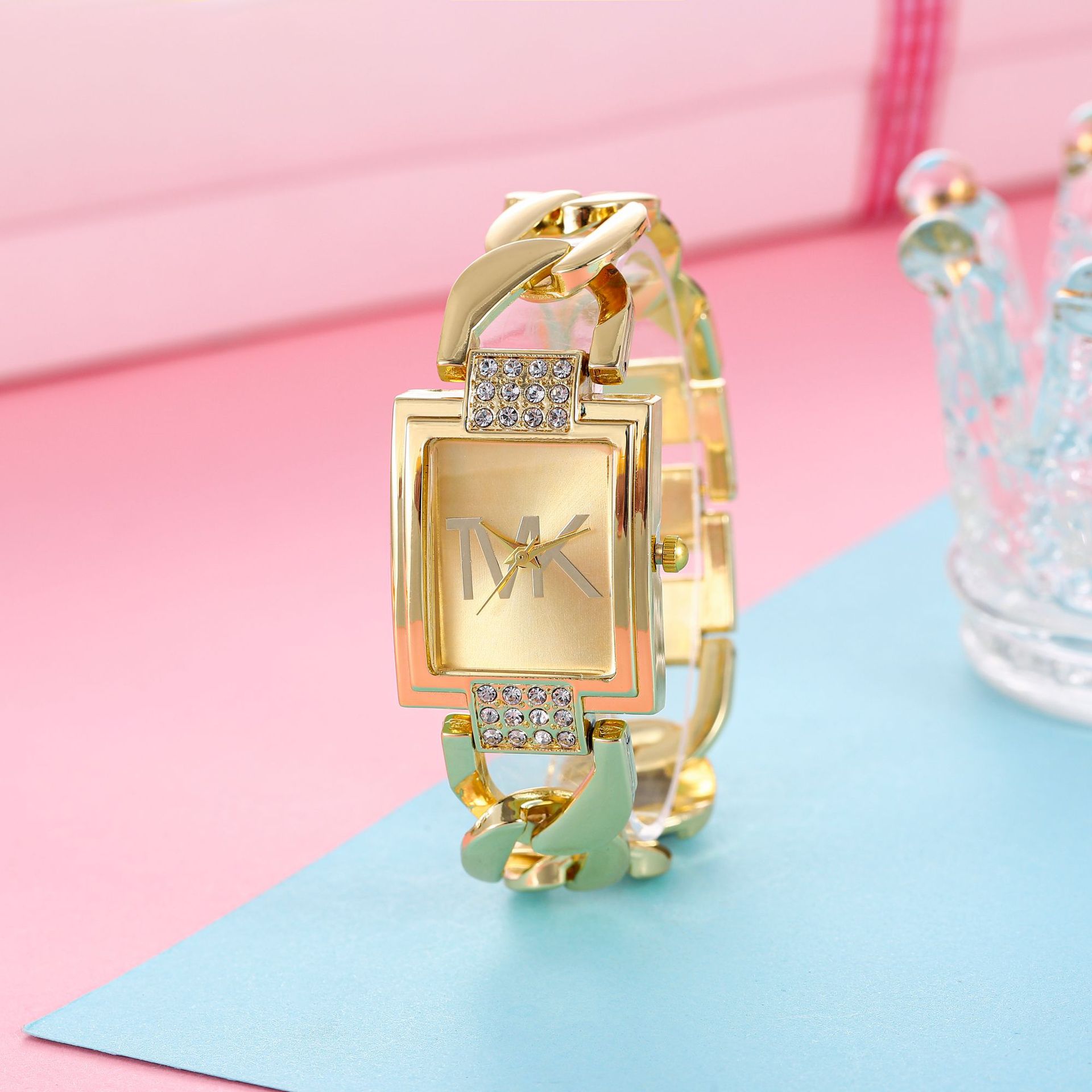 New best-selling bracelet watch, versatile and fashionable quartz watch, creative hollowed out diamond inlaid trendy square women's watch