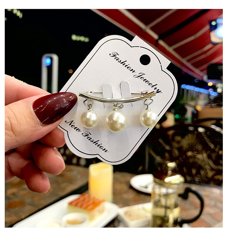 Spilla antiriflesso con perle con abbigliamento floreale abbinata alla spilla da balia con fibbia sul petto versione coreana nuova creatività_voghion.com