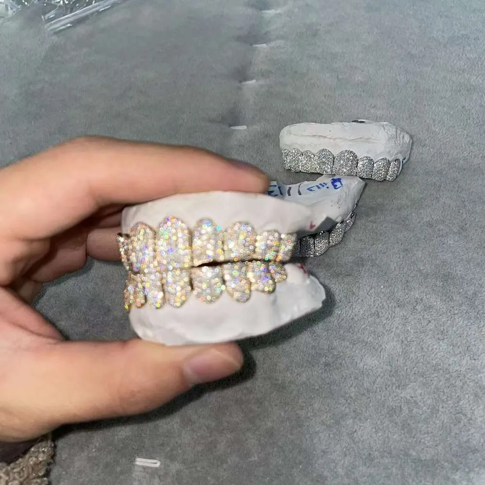 Joias de hip hop personalizadas em prata esterlina com corte permanente VVS moissanite diamantes dentes boca grillz_voghion.com
