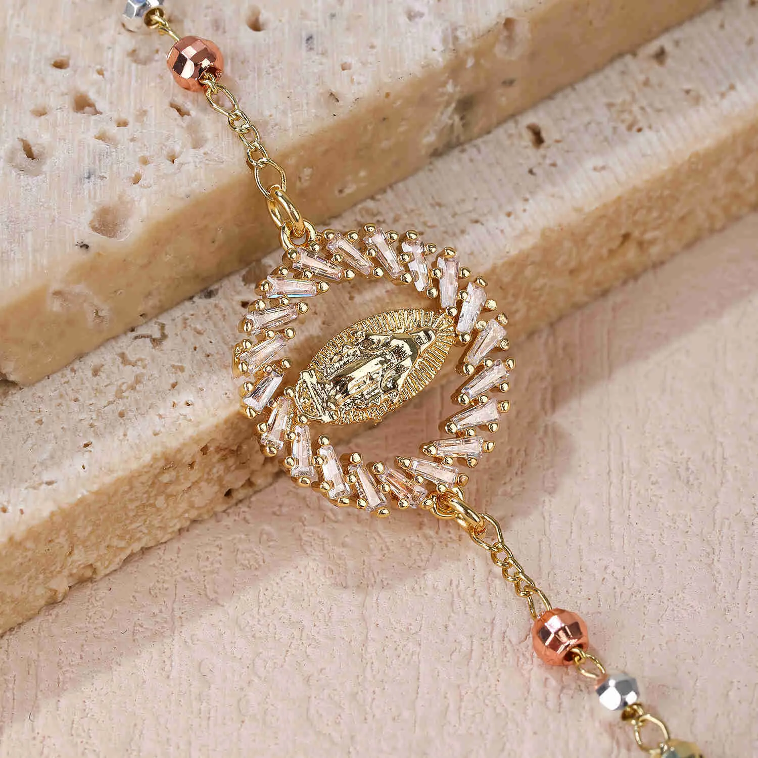 Bracciale di perline da donna design moda gioiello elegante_voghion.com