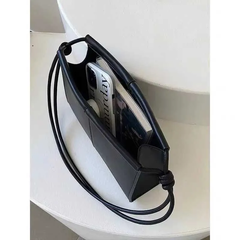 2024 Niche Design New Womens Bags Height Texture Ins Korean Cold Style Underarm Women Square Sg Bag Shoulder Ba241105_voghion.com