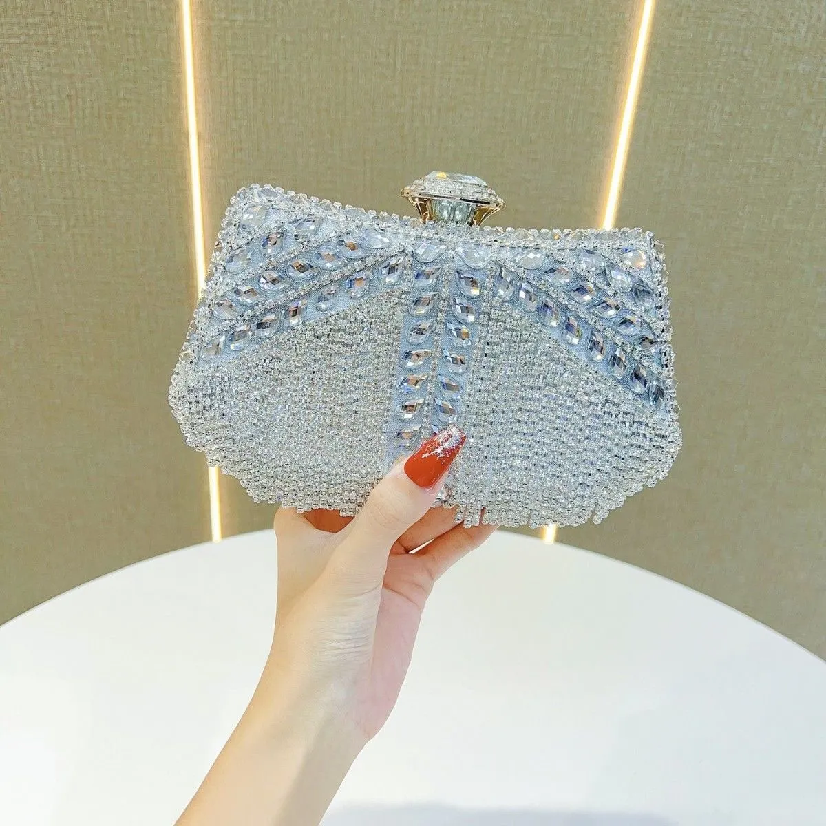 Bohemian-style English Print Bucket Bag, Linen Material, Cross-border Vacation-themed Crossbody Bag_voghion.com