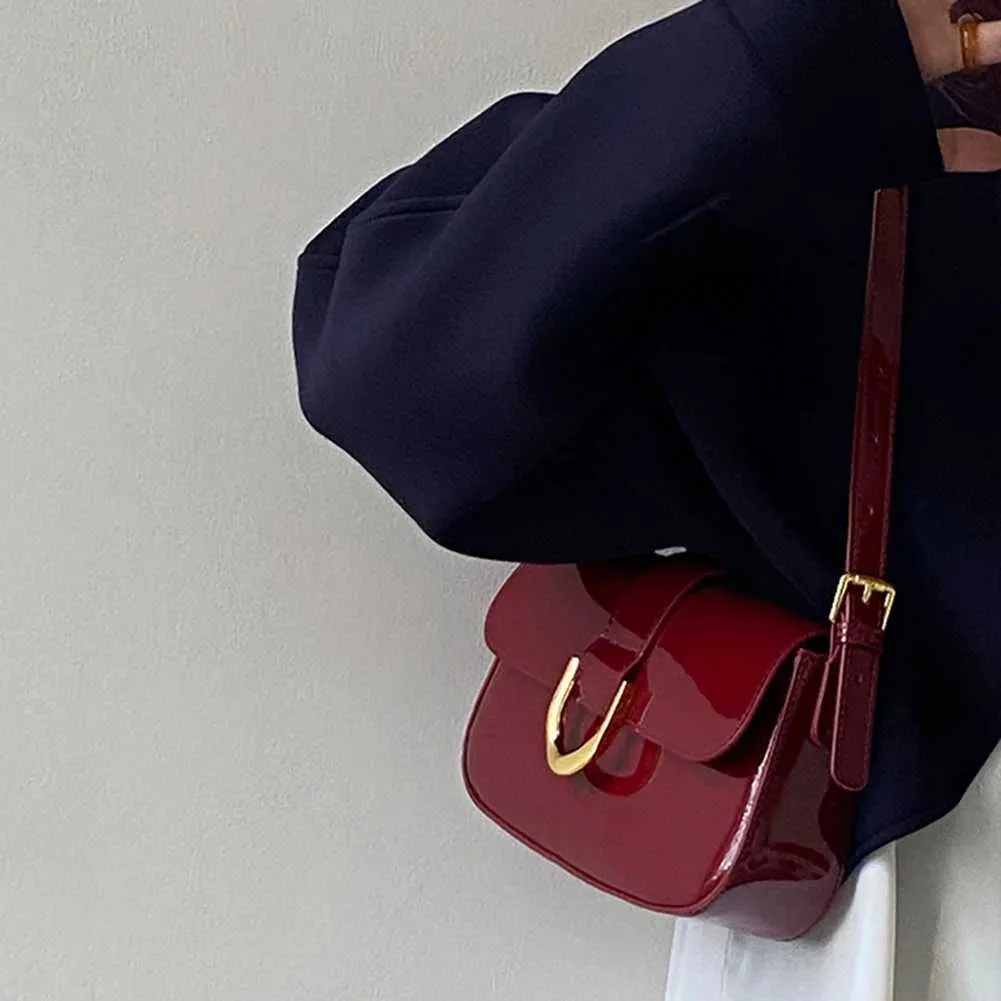Vintage damevesker skinnende patentskinn aftenclutch med klaff rød crossbody-veske 2024C241104_voghion.com