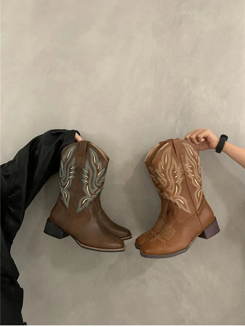 Stivali da cowgirl western da donna con ricami in stile retrò, alla moda, con cerniere, stivaletti a metà polpaccio, tacchi quadrati, scarpe autunnali e invernali_voghion.com