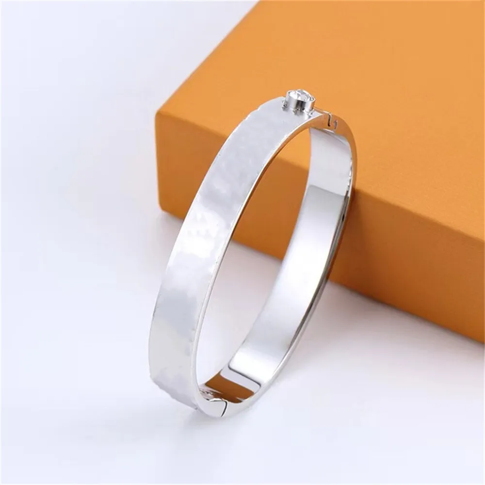 Modedesigner Damen Diamant Tennis Gravur Taufarmbänder Manschettenarmband Initialenarmband Hochzeit Muttertag_voghion.com