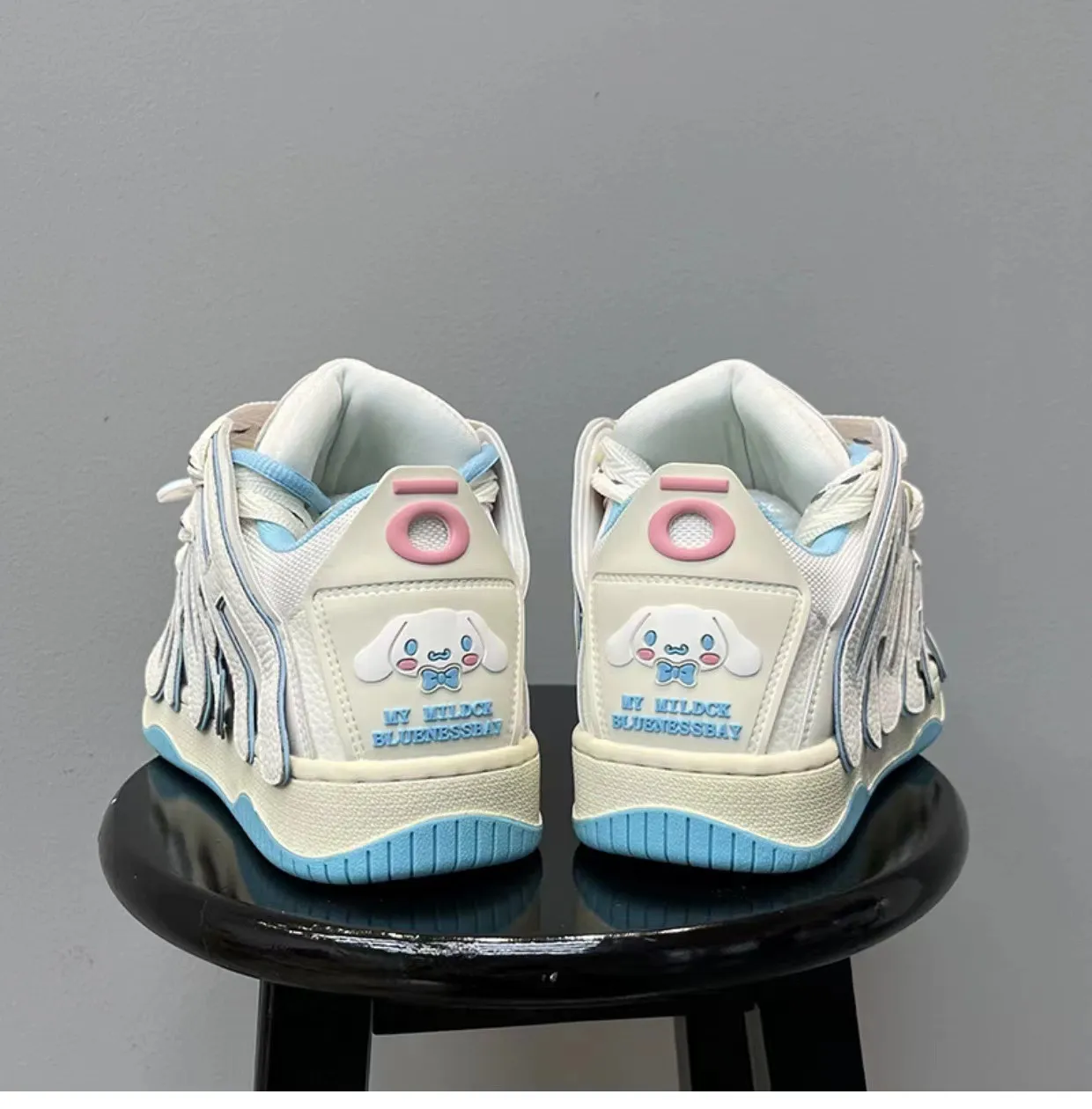 Thick Soled Round Toe Sponge Cake Couple Style Sneakers With Breathable Mh Comfortable And Versatile Casual Sports_voghion.com