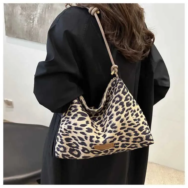 Sac à main de grande capacité pour femme, nouvelle collection automne et hiver, motif léopard, mode, haute texture, polyvalent, pour les déplacements_voghion.com