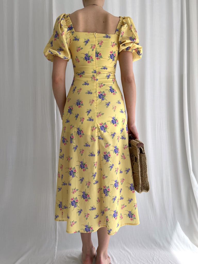 Damesjurk met bubbelmouwen, slanke pasvorm, sexy slanke zijsplit en print_voghion.com
