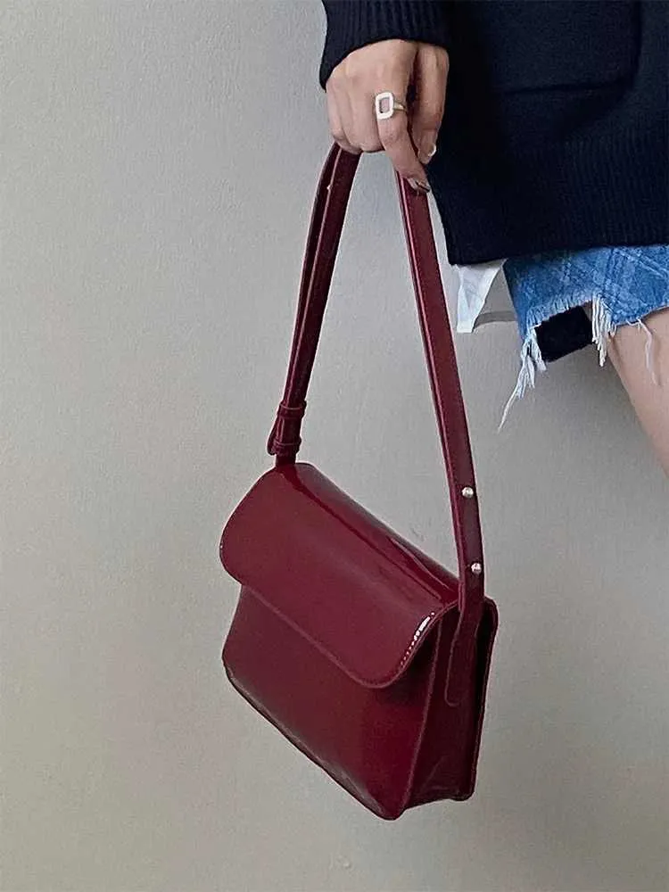 Weinrot PU Unterarm 2023 Neue Damen Vintage Lack Leder Glänzende Schnalle Einzelne Schulter Tasche Elegante Crossbody Ba241210_voghion.com