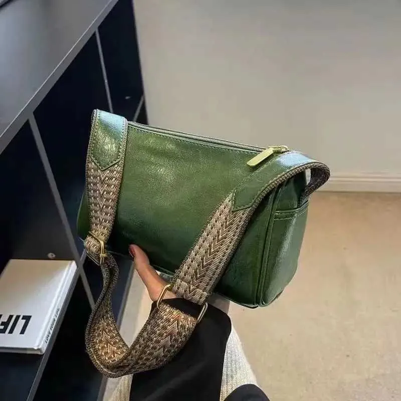 Green Fashion Retro Leather Womens Shoulder Girls Crossbody Pillow Bag Double Large Capacity Ladies Handba241103_voghion.com