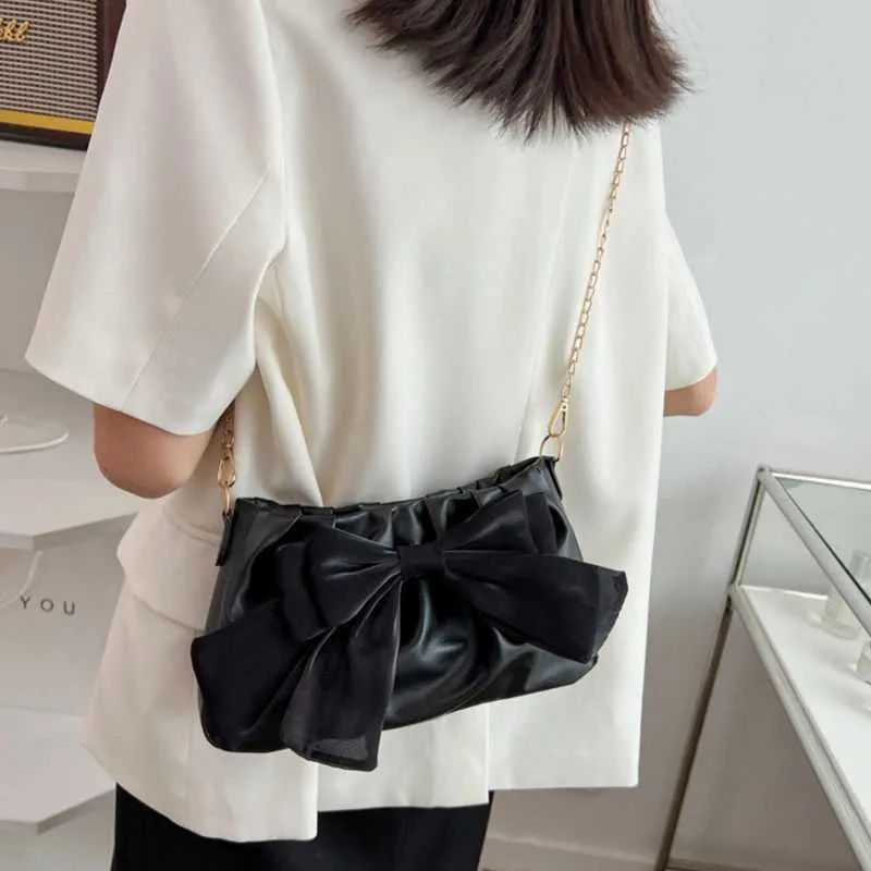 Woven Beach Shoulder Bag With Large Bow Detail For Women_voghion.com