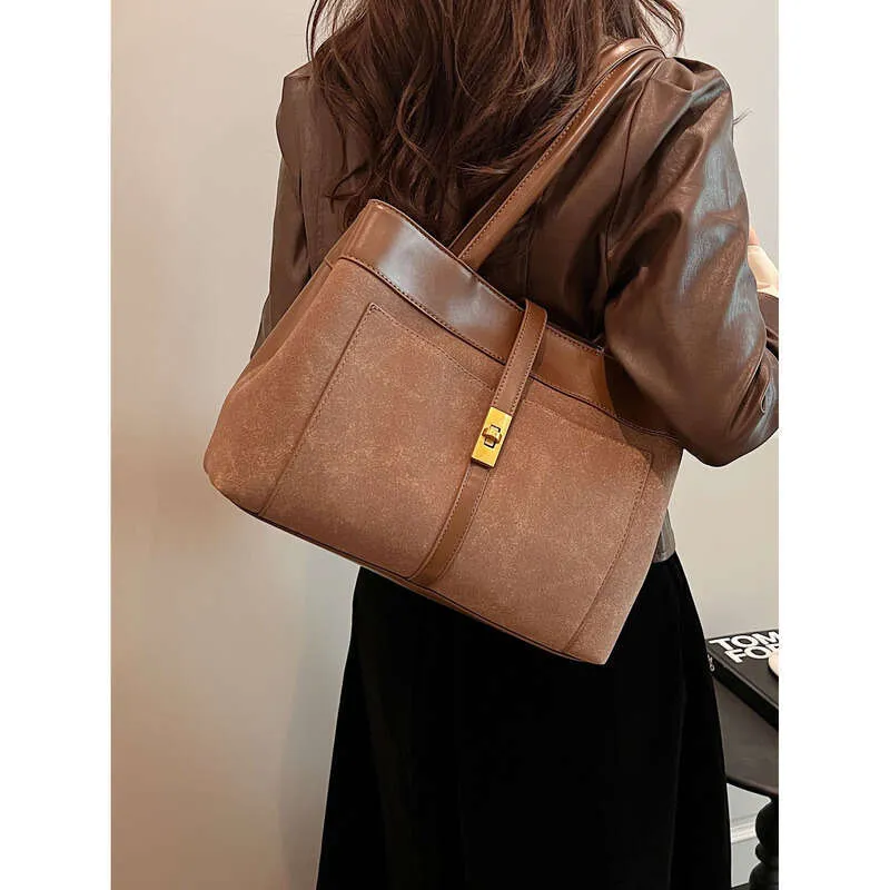 Damen Große Kapazität Pendler Nischendesign Lässig Alles Einfache Mode Pu Textur Einzelne Schulter Tragbarer Eimer_voghion.com