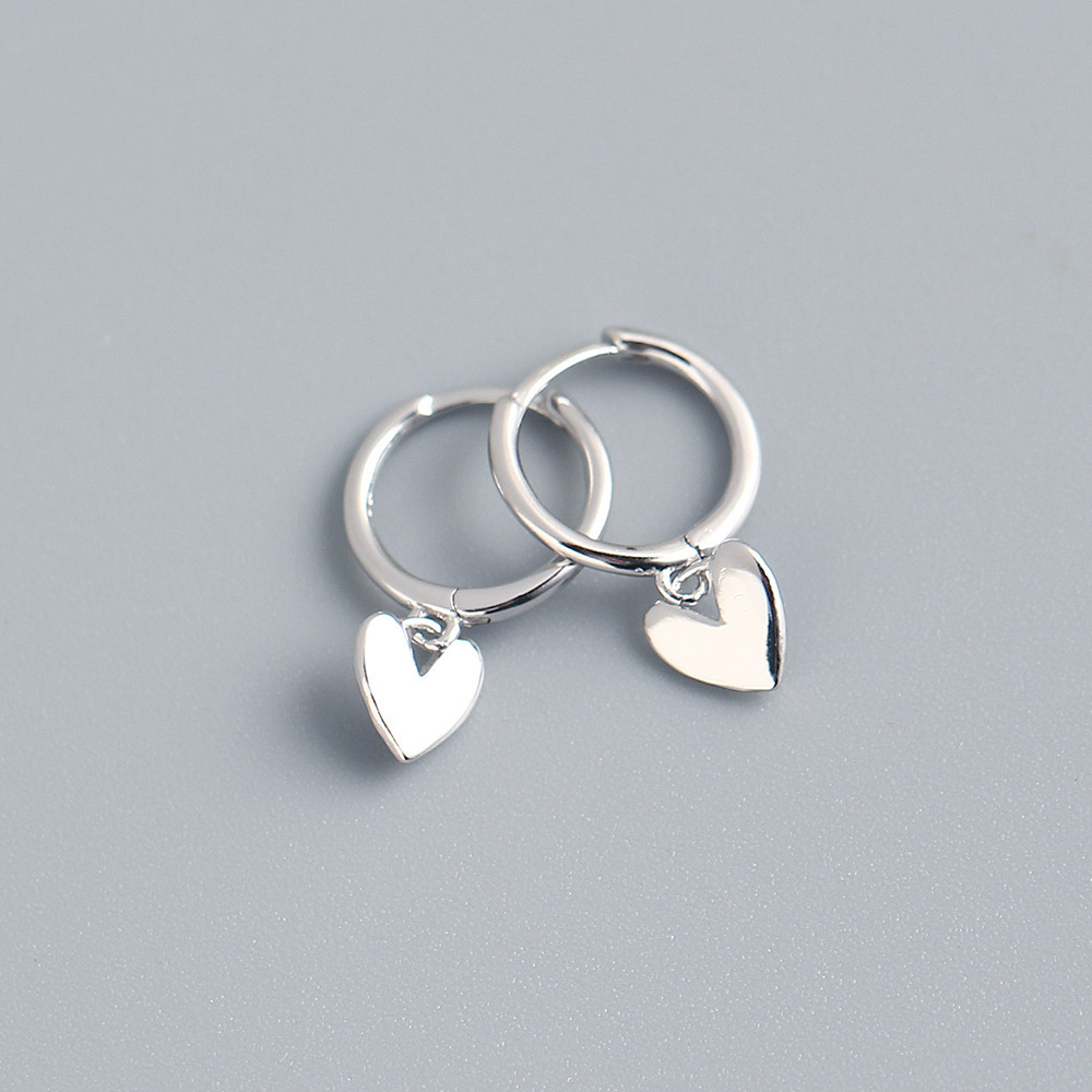 S Donna Instagram Style Edizione coreana Smooth Peach Heart Ear Buckles Super Immortal Piccoli orecchini in argento fresco_voghion.com
