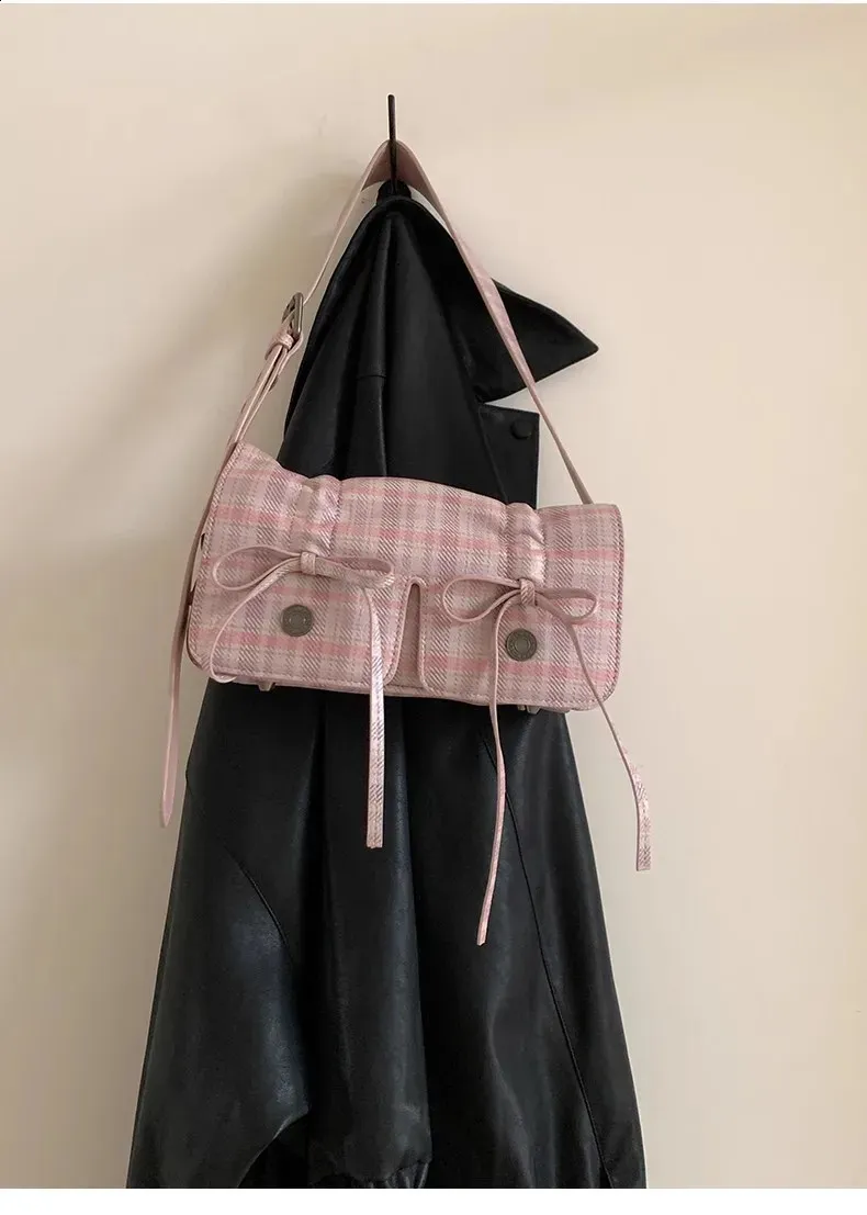 MBTI Plaid Pink Damen Schultertasche Plissee Lässig Süße Niedliche Mode Lederhandtasche Literarische Exquisite Achseltasche 240827_voghion.com