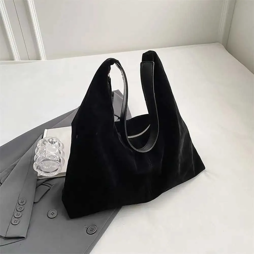 Borse autunnali Borse in pelle scamosciata marrone per donna Borsa a tracolla grande con cerniera SlouchyC241031_voghion.com