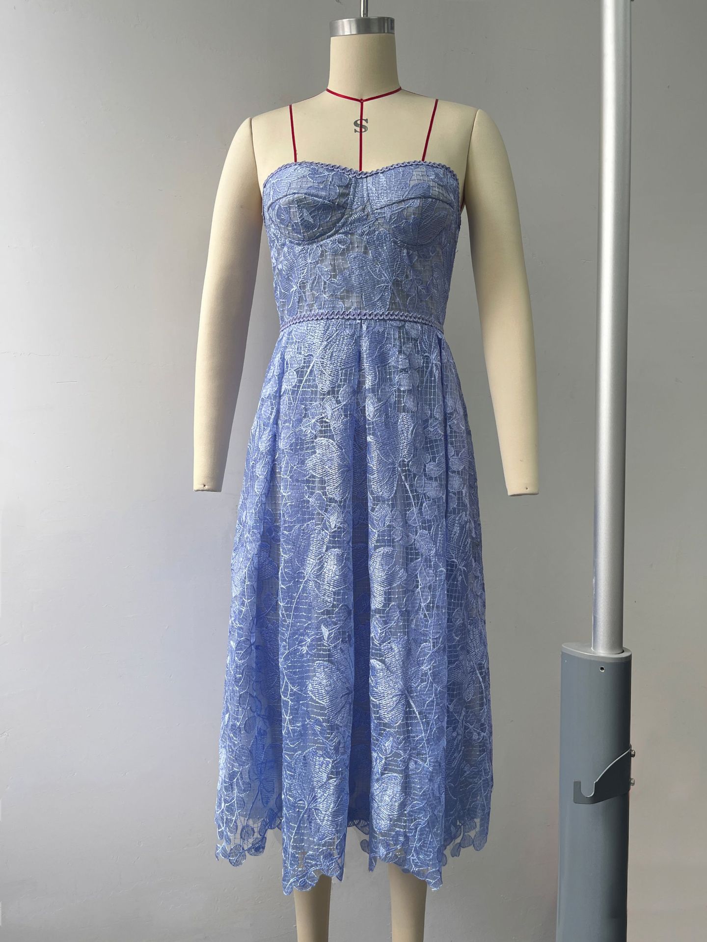 Women's fashion dress sheath strapless dress Sexy embroidered lace dress_voghion.com