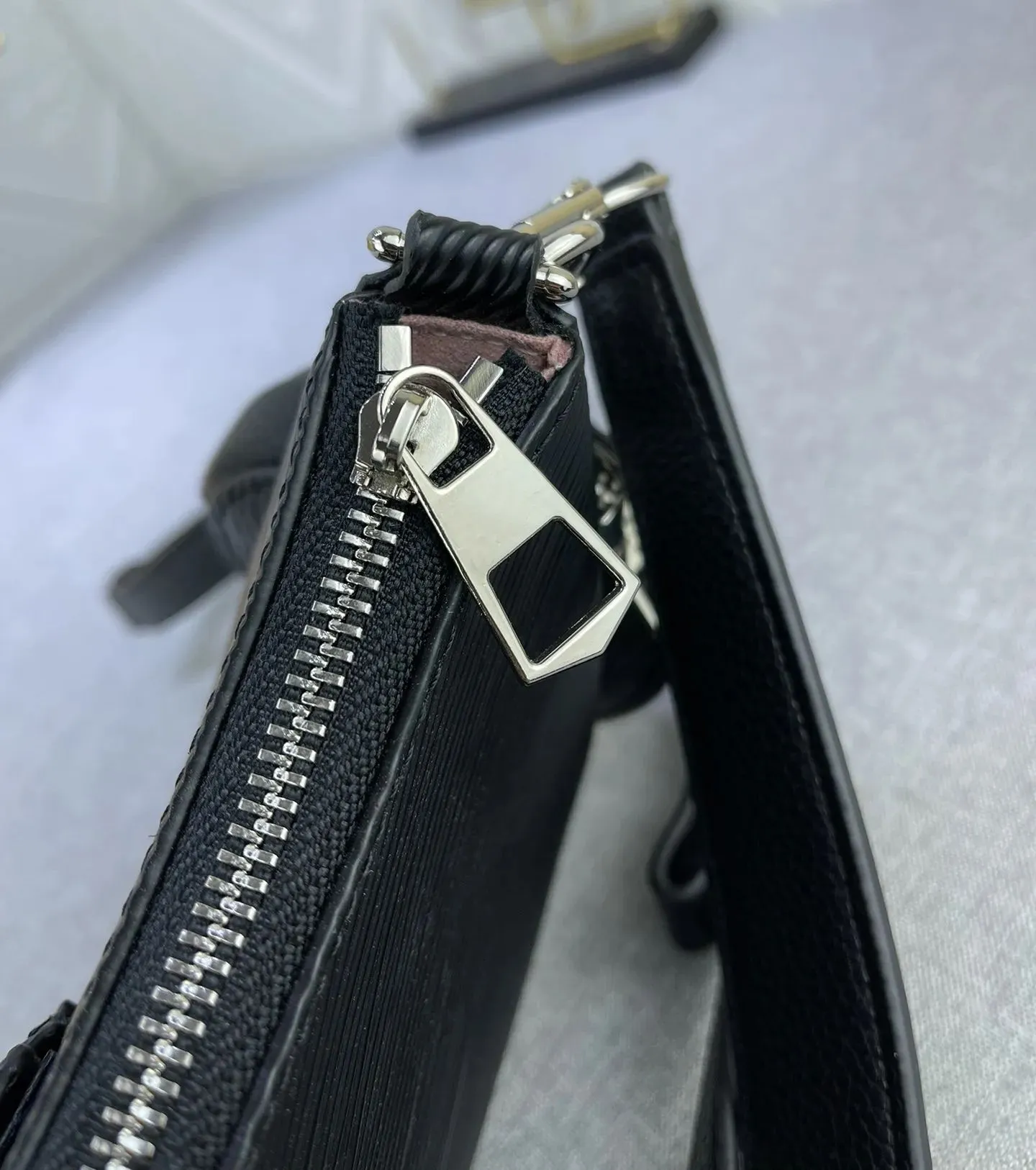 Marellini Borsa a tracolla Marelle Tote S Borsa a tracolla classica con fiori in pelle da donna Borsa a tracolla con catene e pochette_voghion.com