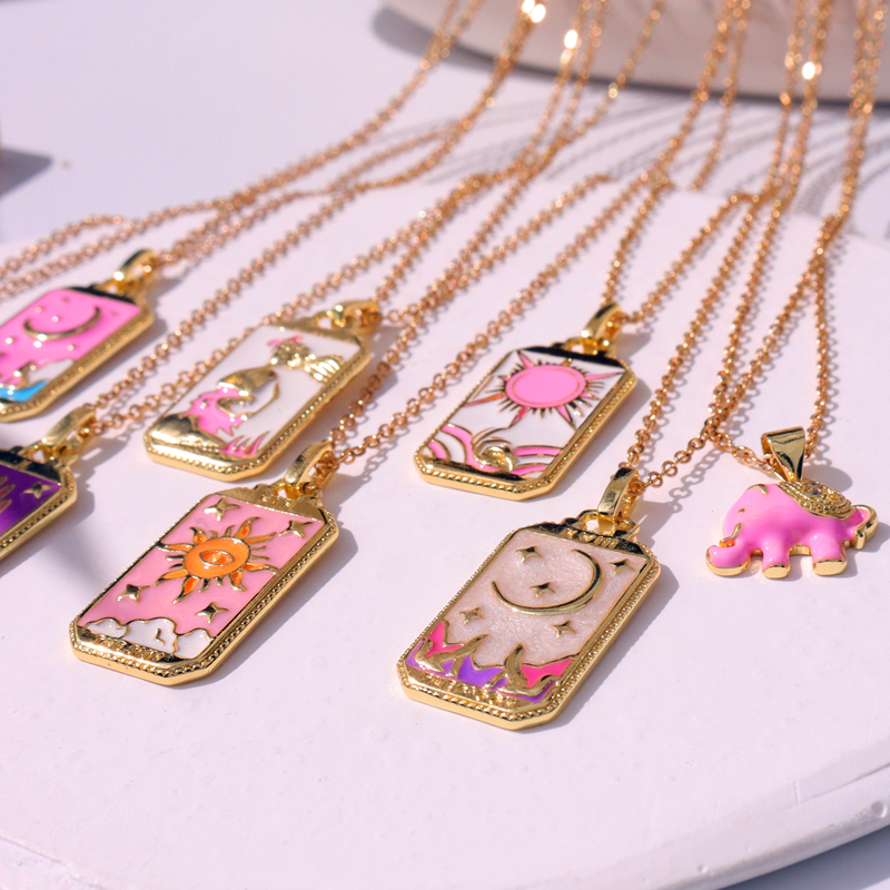 Collana quadrata in smalto rosa con goccia di olio punk tarocchi sole dio stella luna mano fiamma elefante ragazza per regali da donna HangZhi2022 nuovo_voghion.com