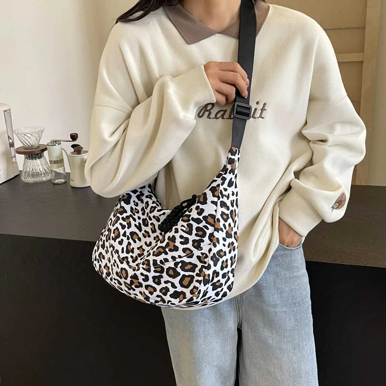 Autumn/Winter large capacity commuter leopard print crossbody Womens canvas fashion casual shoulder dumpg bag_voghion.com