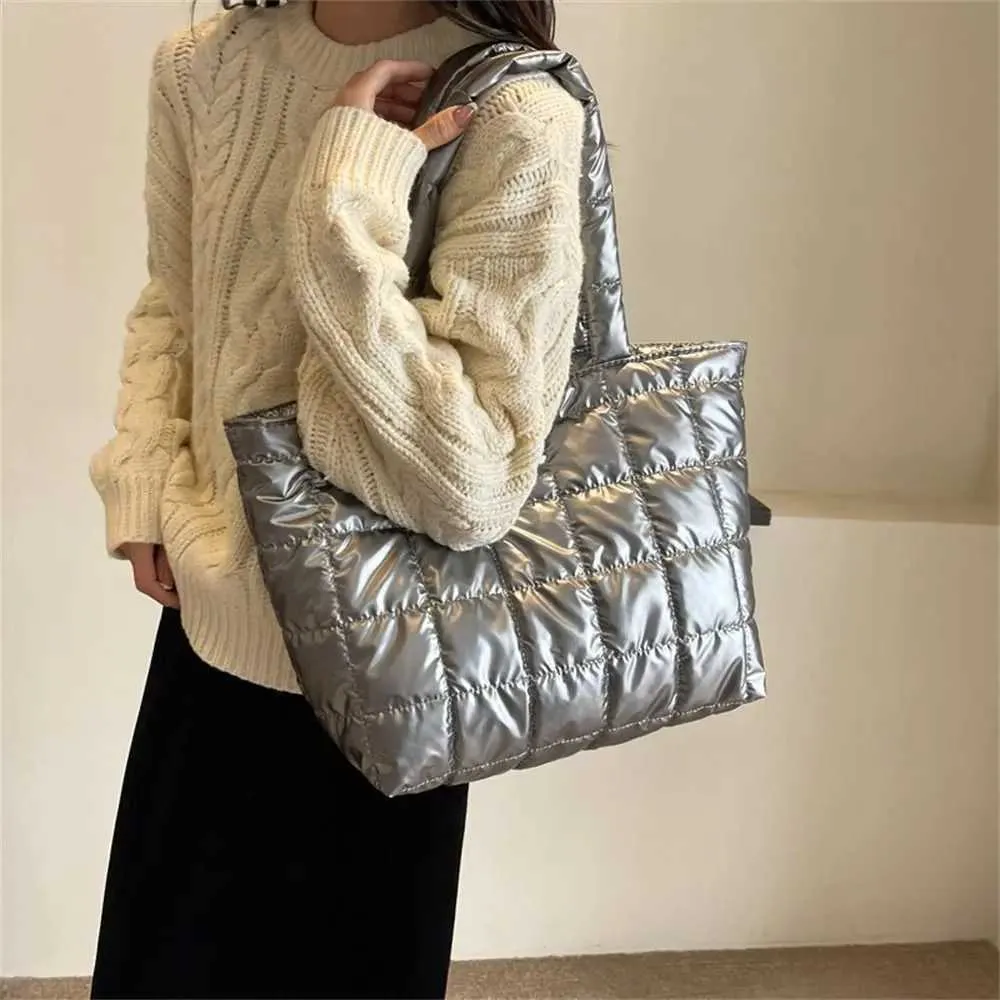 Women's Quilted Tote Bag Large Capacity Winter Shoulder Handbag_voghion.com