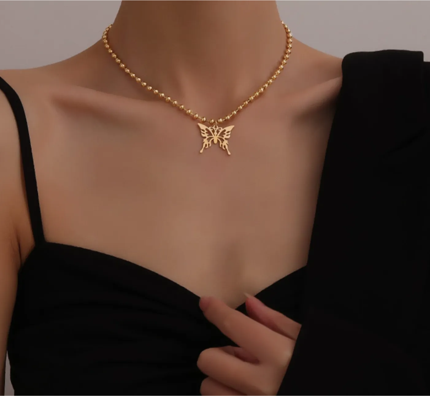 Ketten Einfache Aushöhlen Schmetterling Anhänger Runde Perlenkette Titan Stahl Halskette Für Frauen Modeschmuck_voghion.com