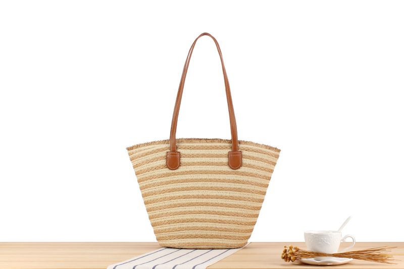 Freizeit Einfache Pendlertasche mit großer Kapazität Strandurlaub Papiergewebte Tasche Gestreifte Umhängetasche_voghion.com