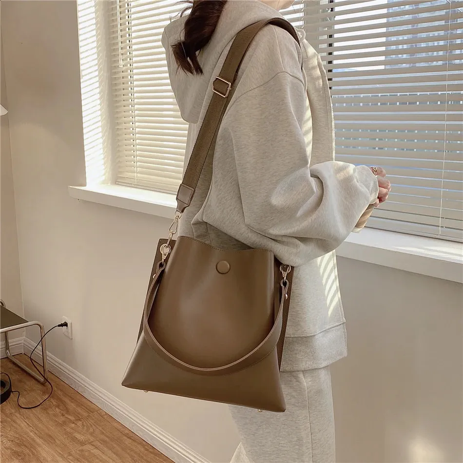 Elegante Damen Bucket Bag Aus Leder Mit Breitem Schultergurt_voghion.com