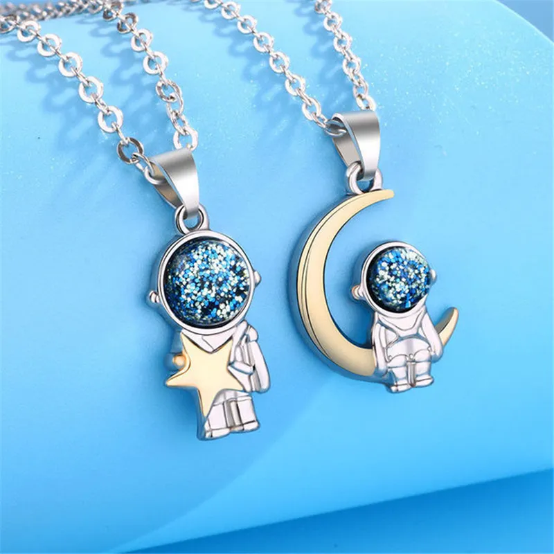 Anhänger Halsketten Paar Paar Halskette Astronaut Mondform Schmuck Geschenk für Liebhaber Gut aussehender LoverPendant_voghion.com