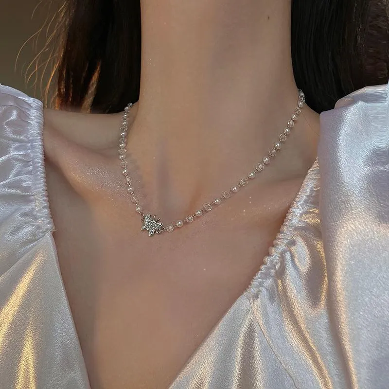 Collane con ciondolo Collana girocollo a farfalla con perle coreane Collana da donna con perle trasparenti per feste di nozze_voghion.com