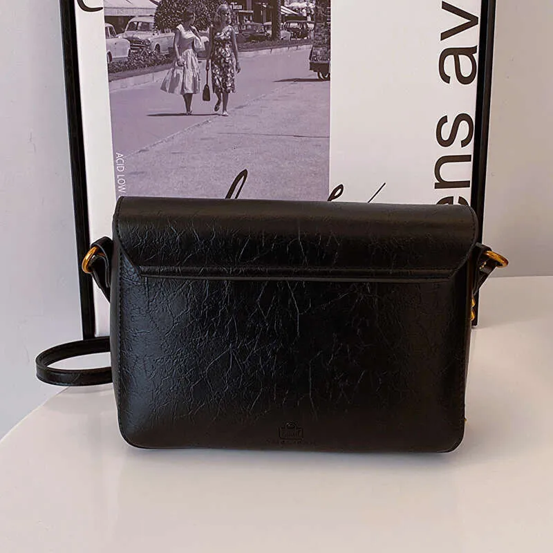 Simple Women's Leather Shoulder Fashion Chain Crossbody Small Square Bag Designer Brand Handbag Ladies Casual Totes_voghion.com
