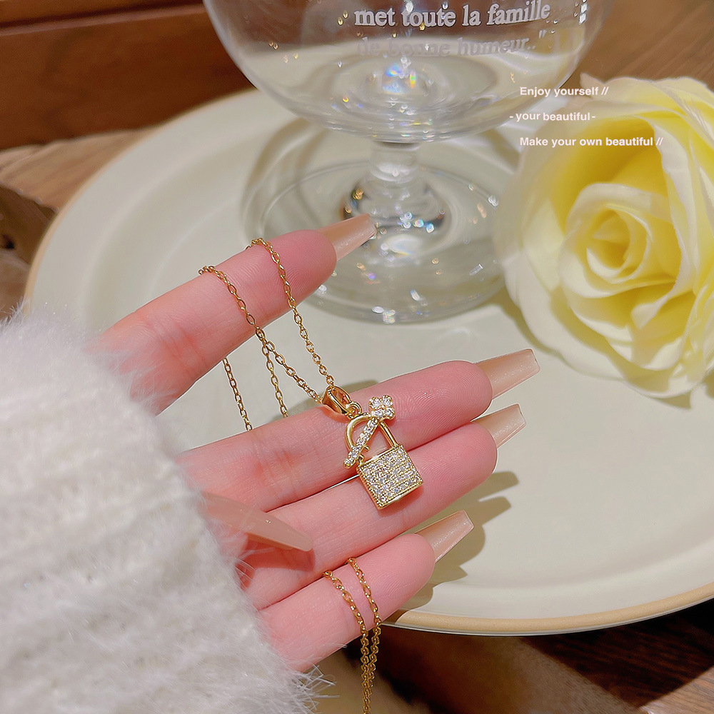 High-grade lock-in necklace for life, titanium steel, no fading, new pendant, fashionable, light luxury, niche sweater chain, clavicle chain_voghion.com