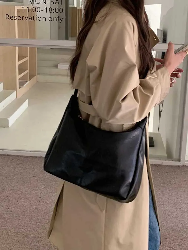 Women's Shoulder Bag Cowhide Leather Handbag Messenger Bag Set_voghion.com