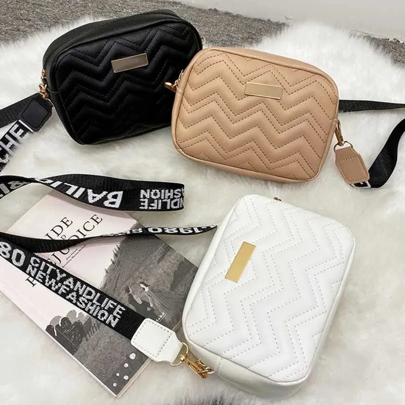 Borsa a tracolla con tracolla stampata, piccola, quadrata, versatile, casual, in materiale PU, con macchina fotografica ricamata, C241214_voghion.com